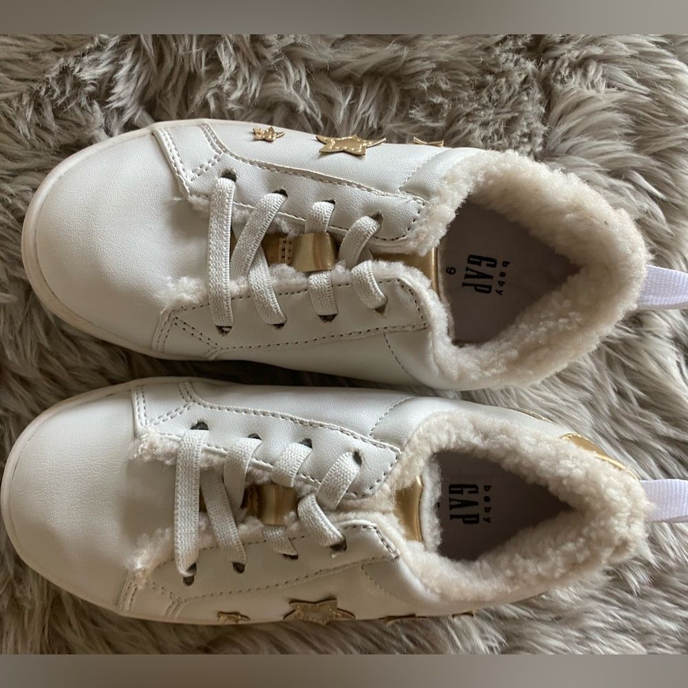 gap girls gold star tennis shoe size 10